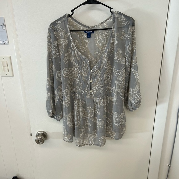 Old Navy Gray and White Relaxed Blouse - Picture 1 of 3